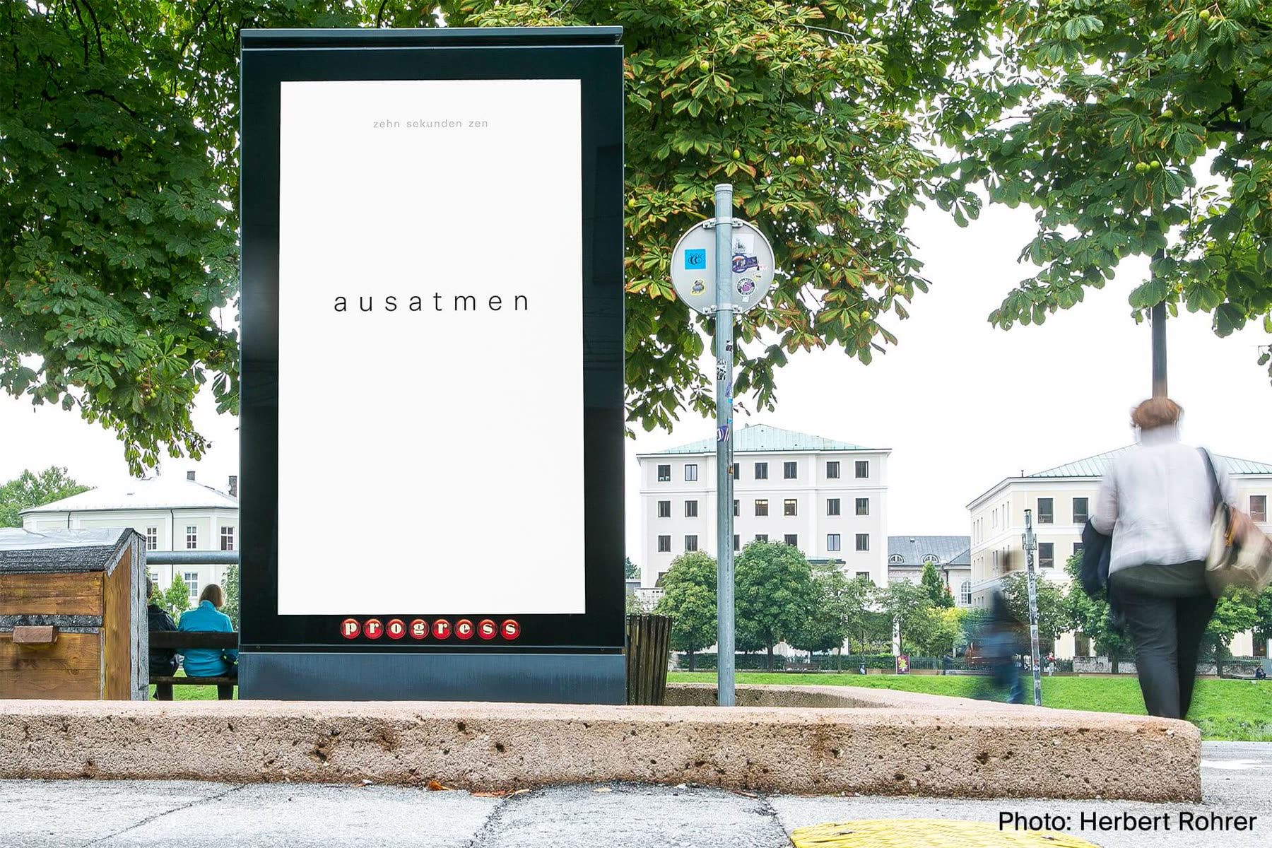 The same City Light showing the word ausatmen